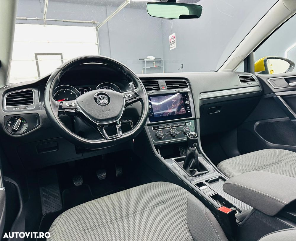 Volkswagen Golf 1.6 TDI Trendline - 21