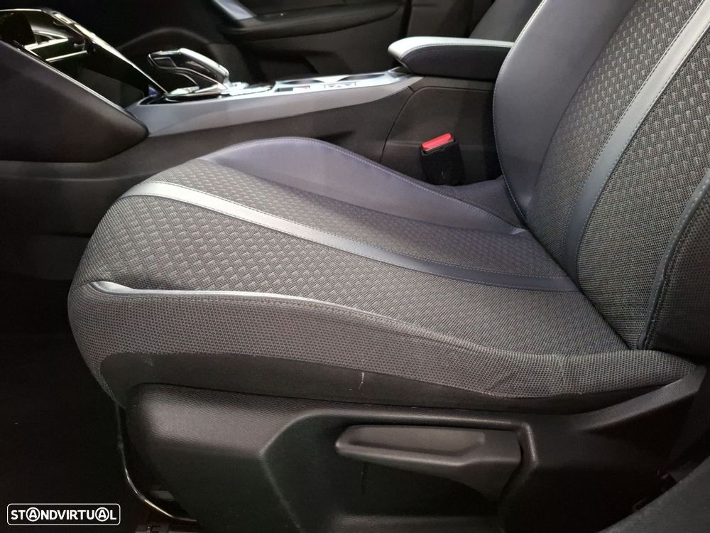 Peugeot 2008 1.2 PureTech Allure EAT8 - 25