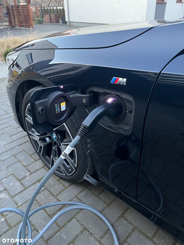 BMW Seria 5 550e xDrive - 23