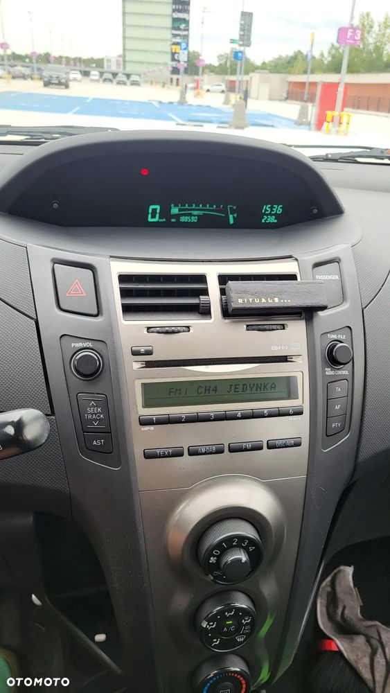 Toyota Yaris 1.0 Luna EU5 - 12