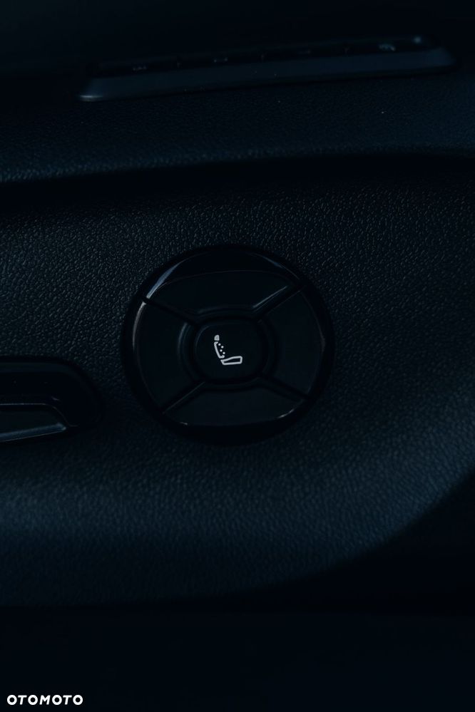 Volkswagen Passat 1.5 TSI eHybrid PHEV 200kW R-Line Plus DSG - 14