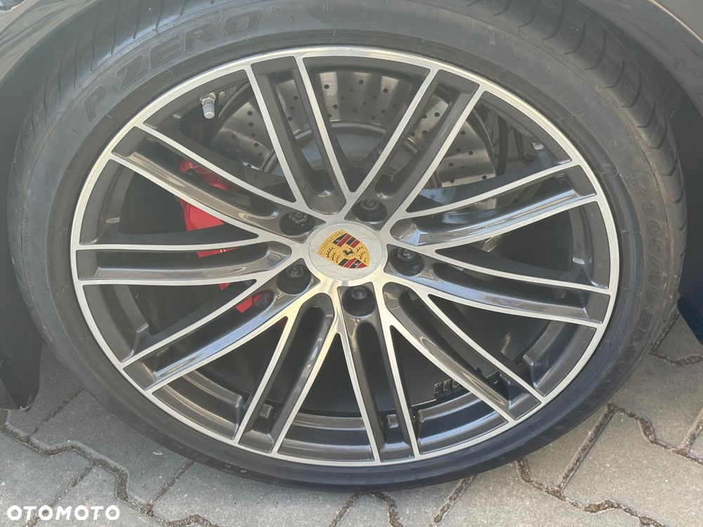 Porsche 911 Carrera 4S PDK - 21