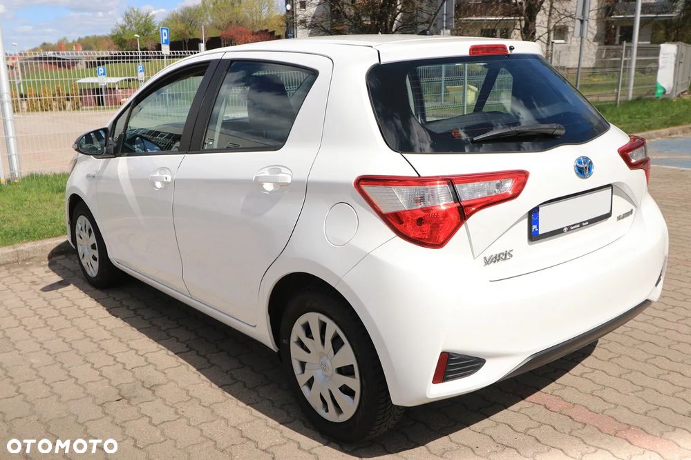 Toyota Yaris Hybrid 100 Active EU6 - 2