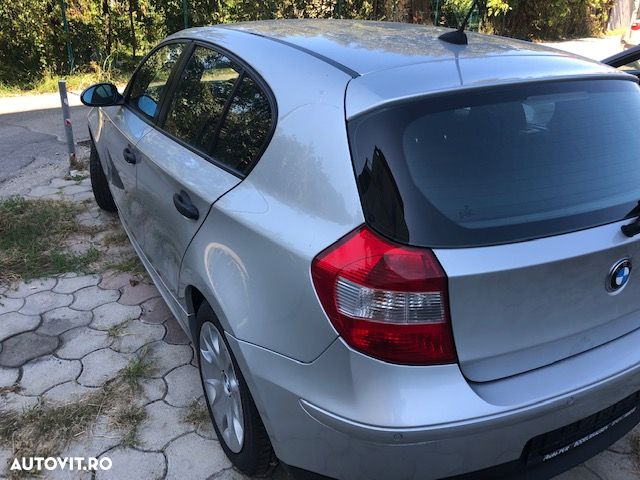 Dezmembrez BMW seria1 benzina116i - 2