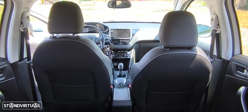Peugeot 2008 - 8