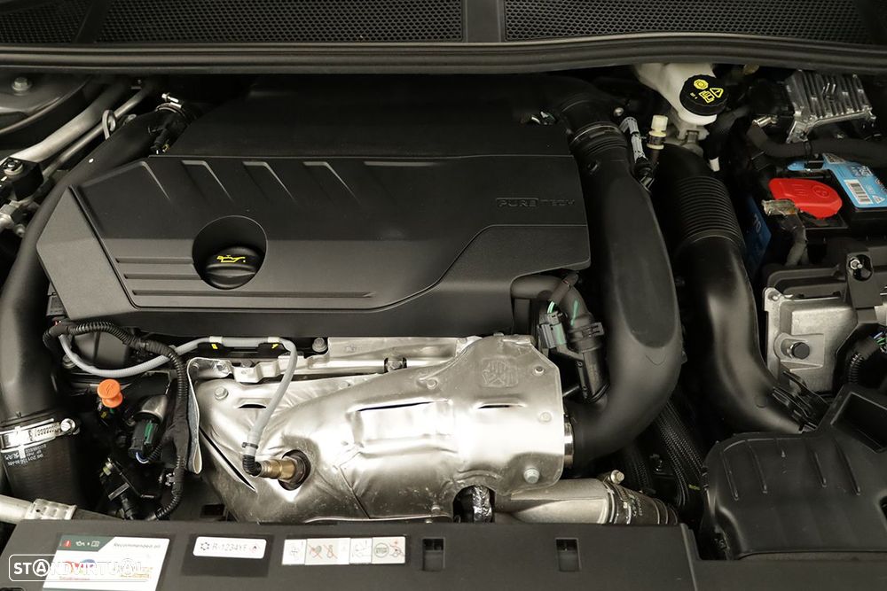 Peugeot 408 1.6 Hybrid Allure e-EAT8 - 26