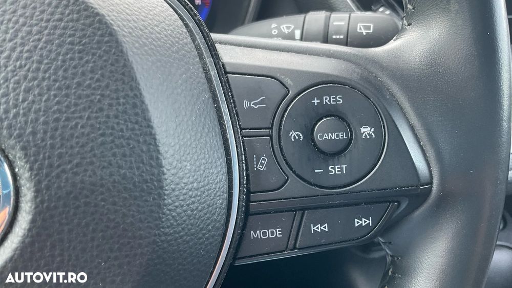 Toyota Corolla 1.8 HSD TS Dynamic - 9
