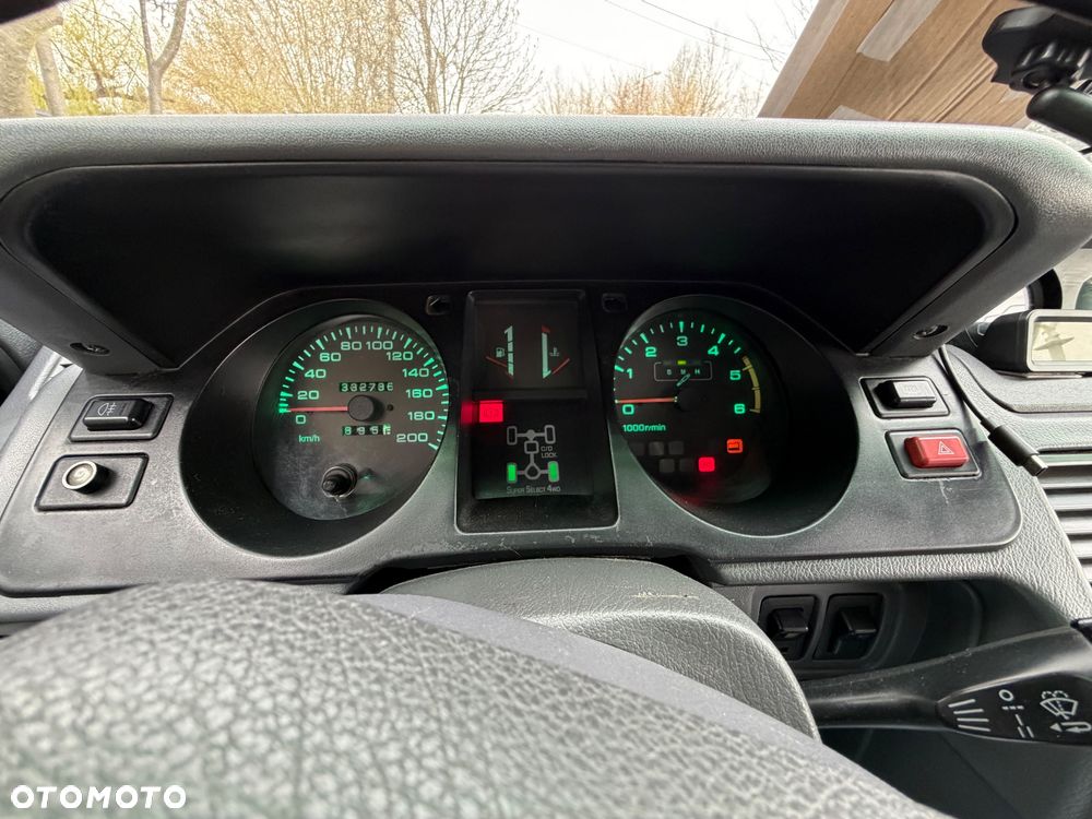 Mitsubishi Pajero - 17