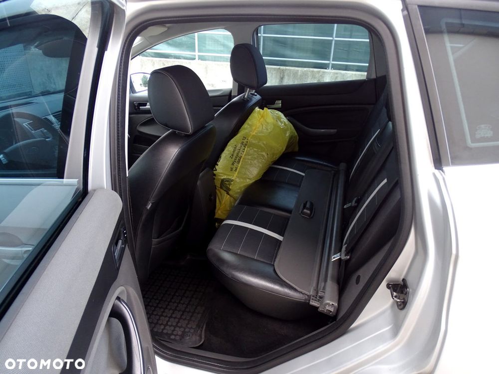 Ford Kuga 2.5 4x4 Trend - 12