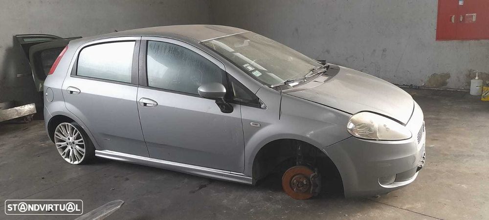 Fiat Grande Punto 1.3 CDTI de 2007 para peças - 4