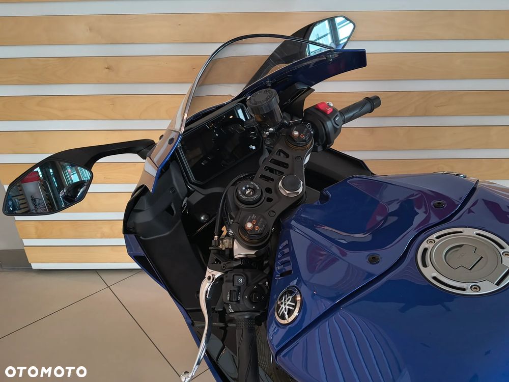 Yamaha R9 - 7