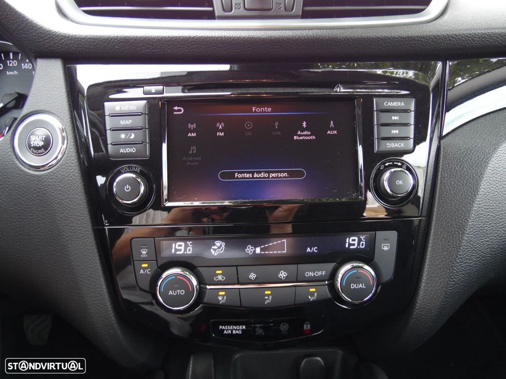 Nissan Qashqai 1.5 dCi N-Connecta J18 - 11