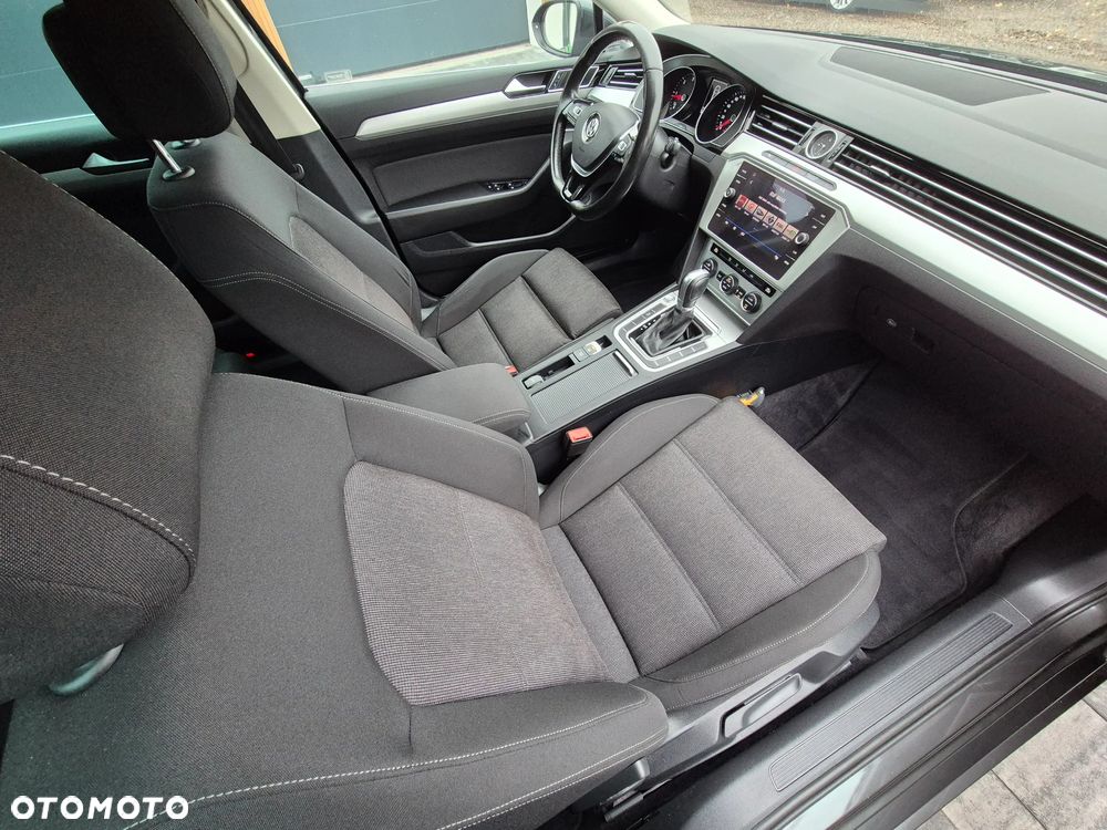 Volkswagen Passat - 14