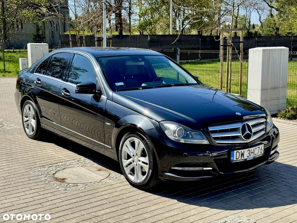 Mercedes-Benz Klasa C 200 CDI DPF (BlueEFFICIENCY) 7G-TRONIC Avantgarde - 3