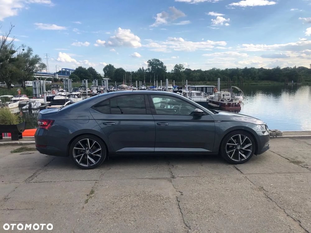 Skoda Superb 2.0 TDI Sportline DSG - 2