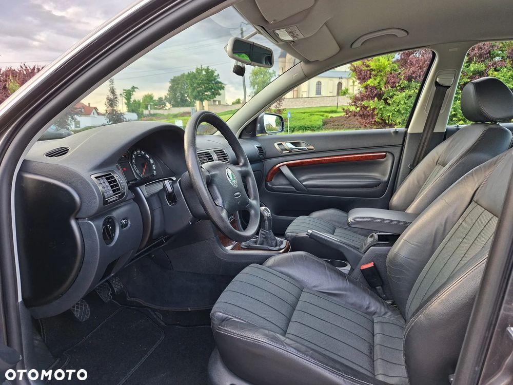 Skoda Superb 1.8T Elegance - 9