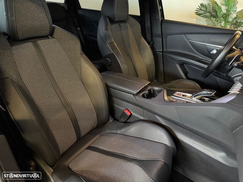 Peugeot 5008 BlueHDI 130 EAT8 Allure Pack - 28