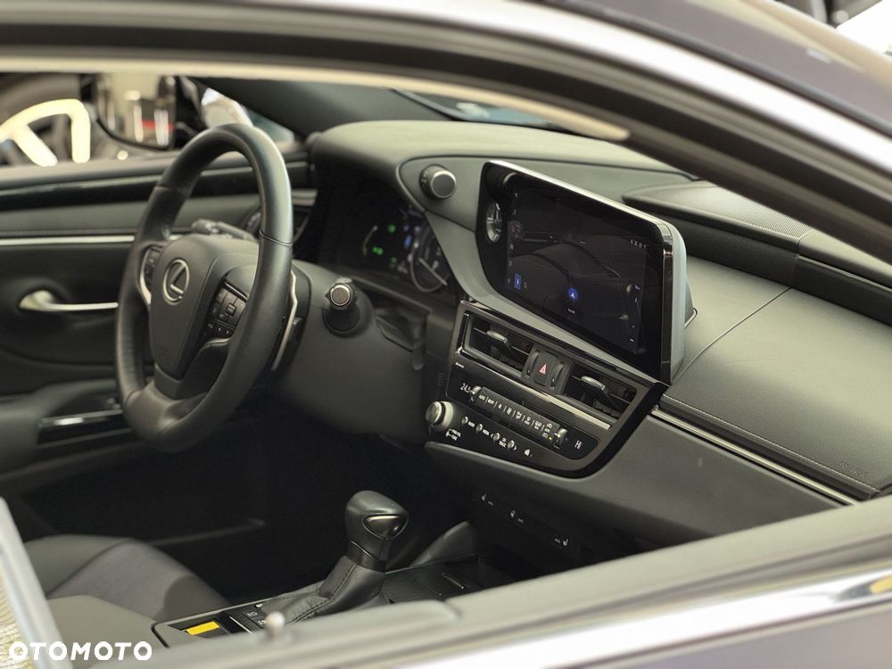 Lexus ES - 38