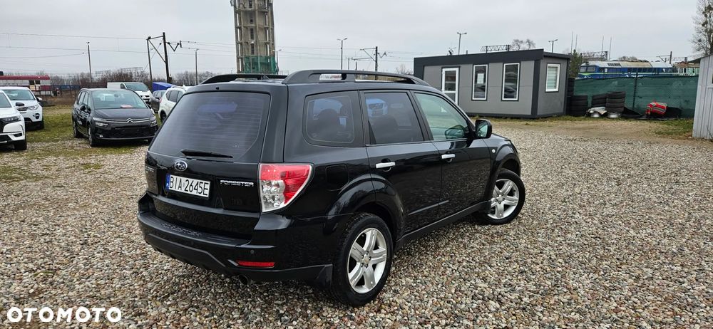 Subaru Forester 2.0X Exclusive - 2