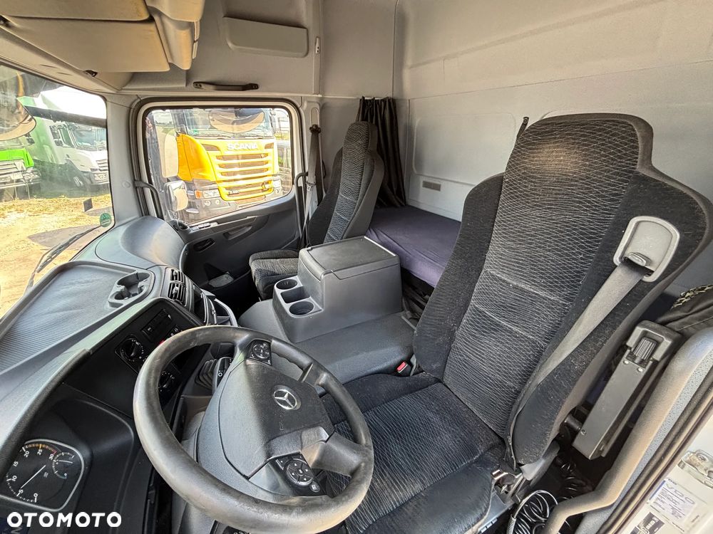 Mercedes-Benz ATEGO 1227 kontener z windą ,  kabina sypialna , webasto, klimatyzacja, niski przebieg , bezwypadkowy. (nie 1224, 1230) - 26