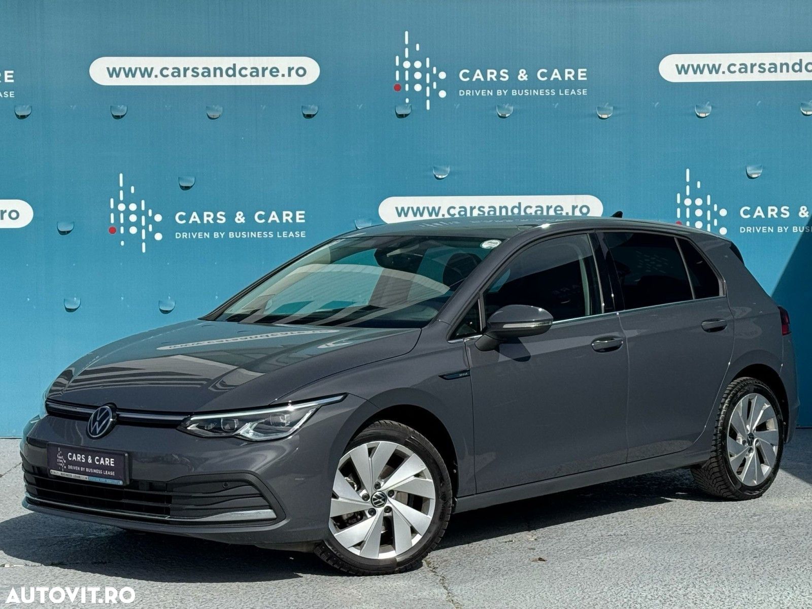 Volkswagen Golf - 1