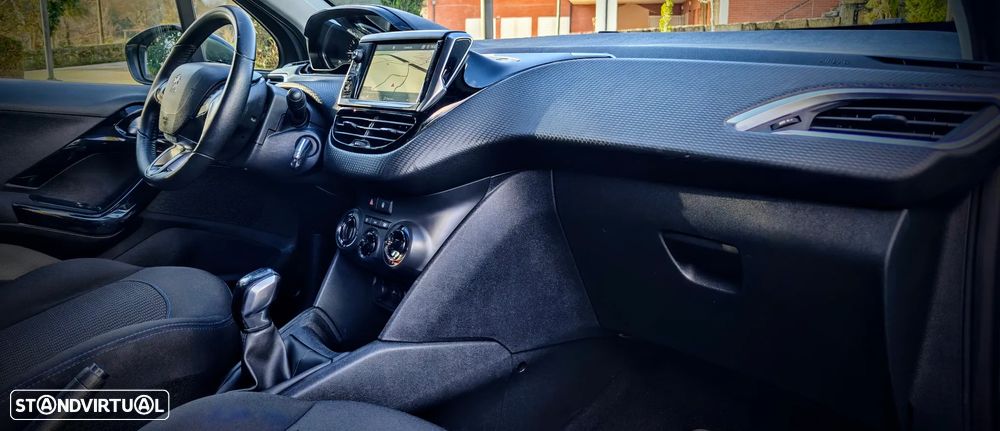 Peugeot 208 PureTech 110 Stop & Start Signature - 14