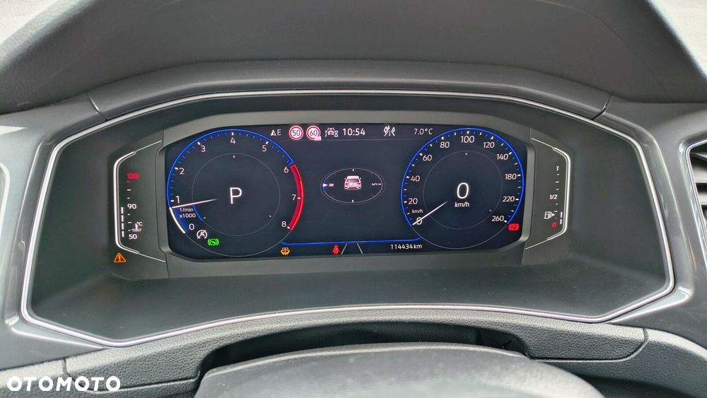 Volkswagen T-Roc - 13