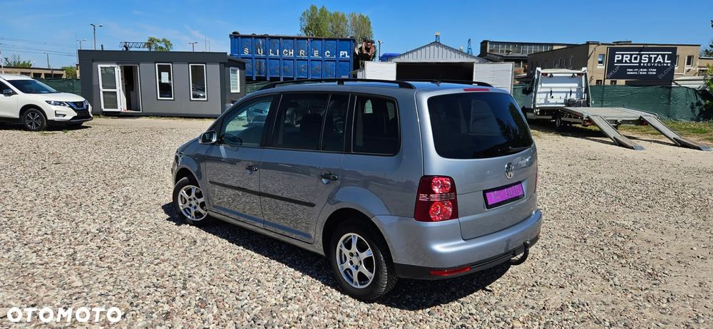 Volkswagen Touran - 9