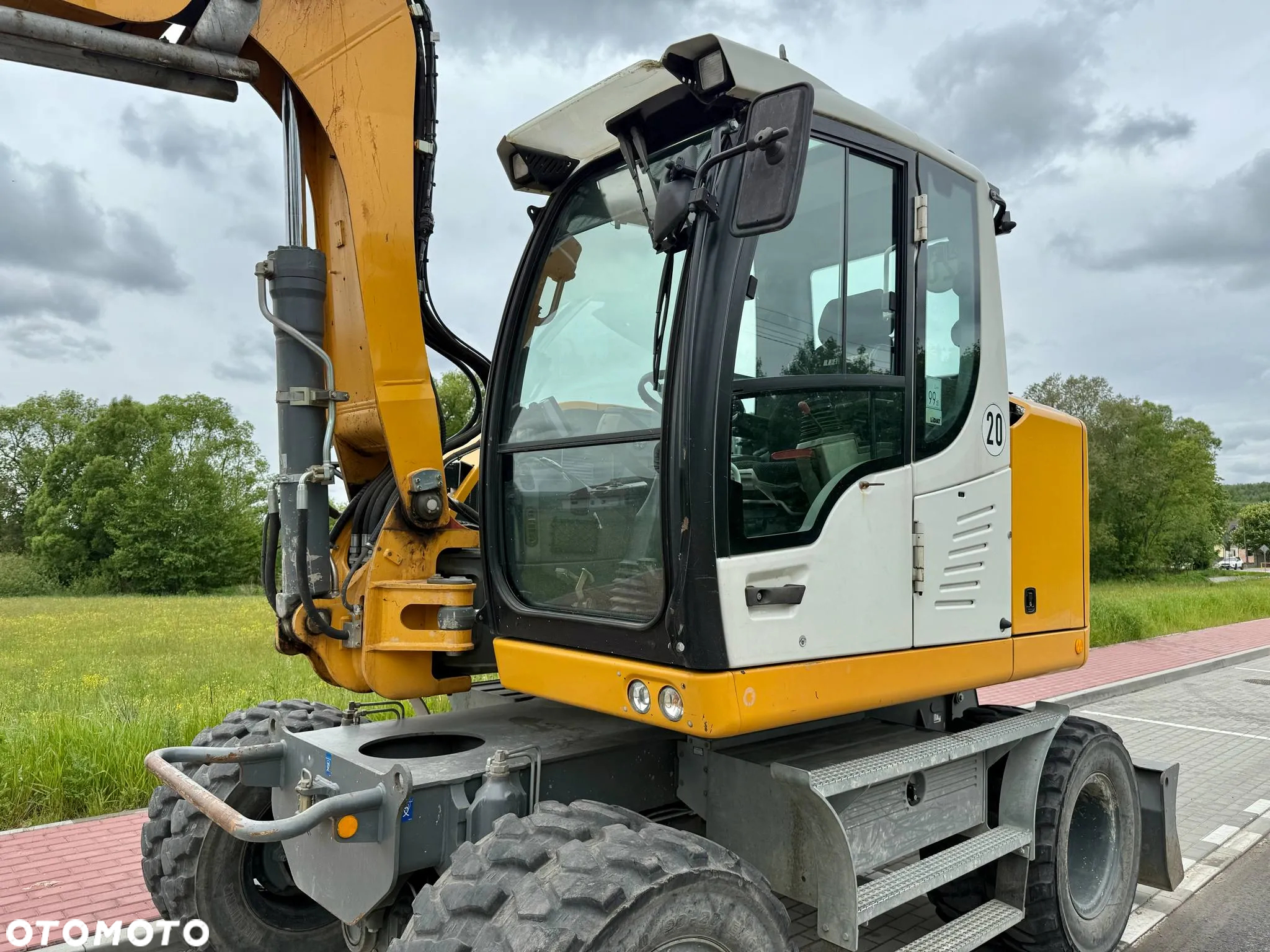 Liebherr A912 COMPACT *2017ROK, 3400 PRZEBIEGU, ROTOTILT ze szczypcami* - 13