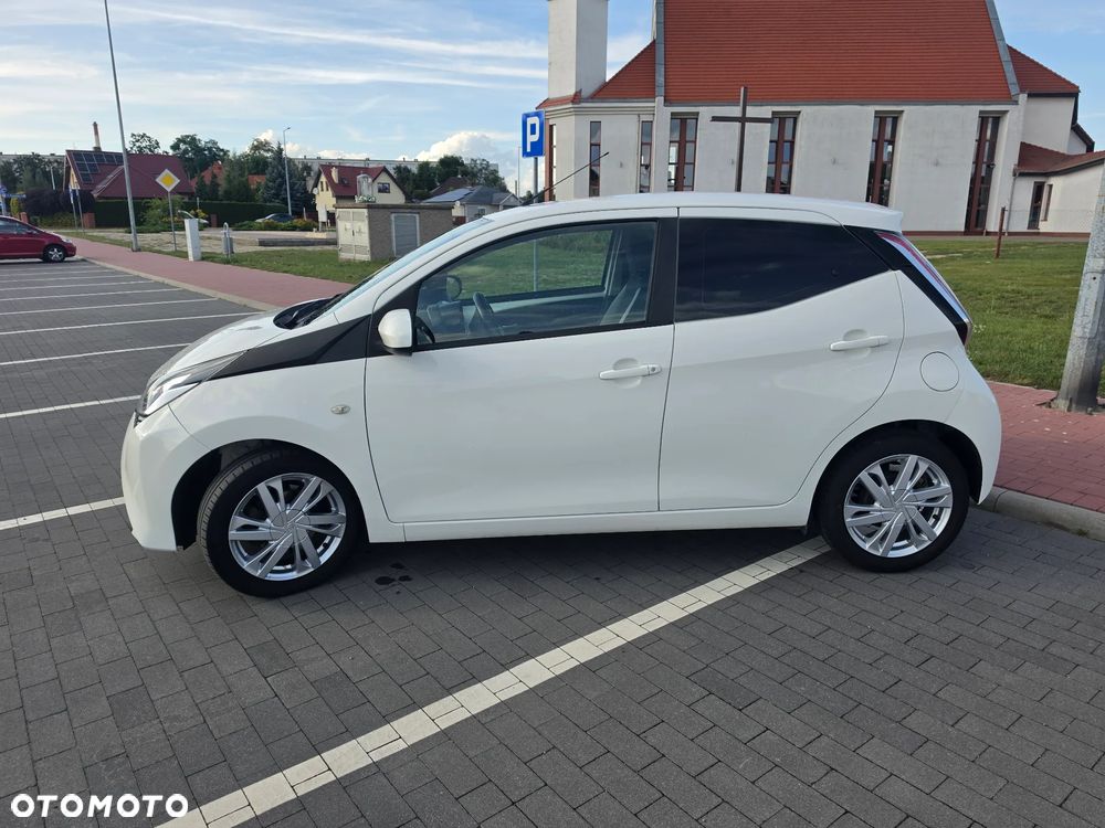 Toyota Aygo x-play touch - 5