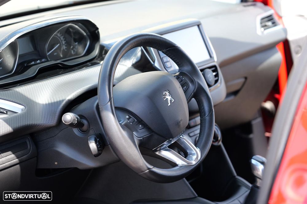 Peugeot 208 82 PureTech Style - 19