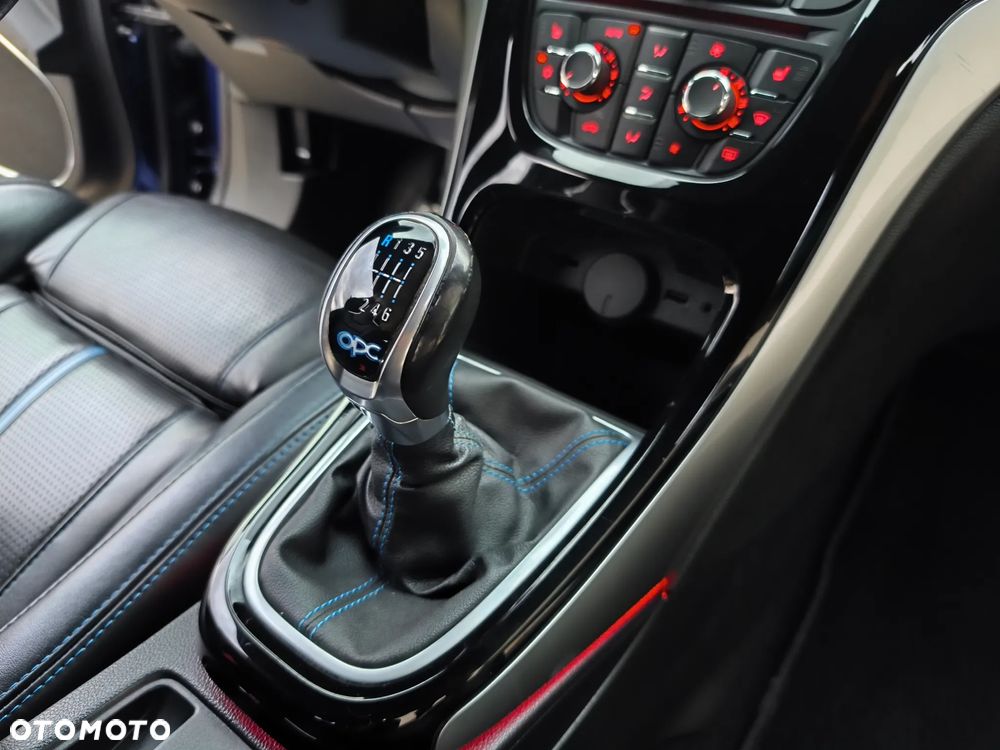 Opel Astra IV GTC OPC - 30