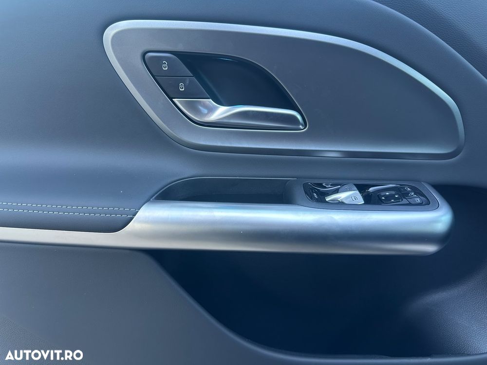 Mercedes-Benz GLB - 15