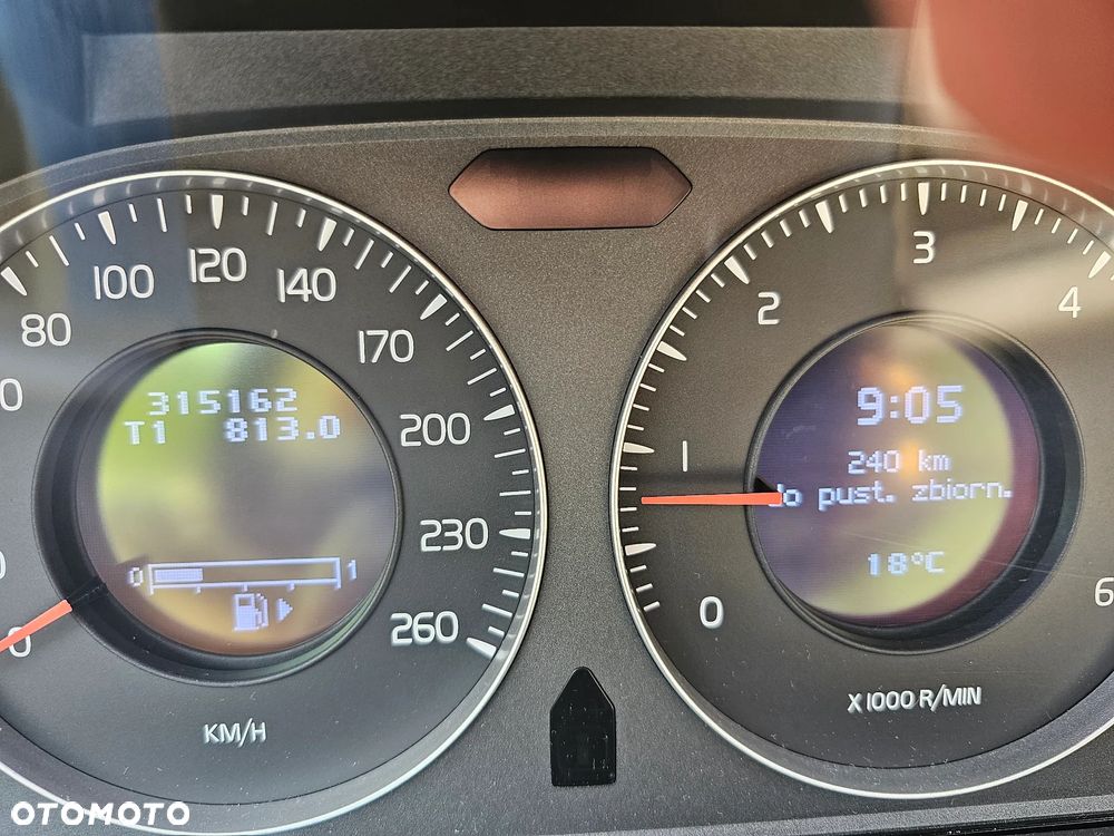 Volvo XC 60 2.4D AWD - 18