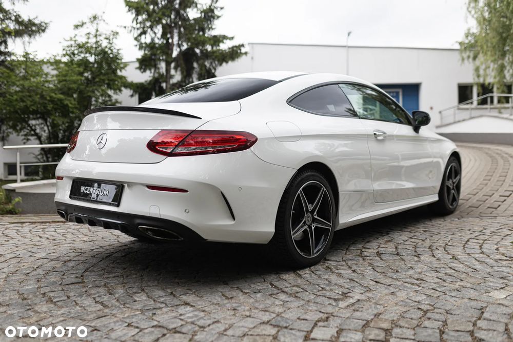 Mercedes-Benz Klasa C 200 4-Matic 9G-Tronic - 11