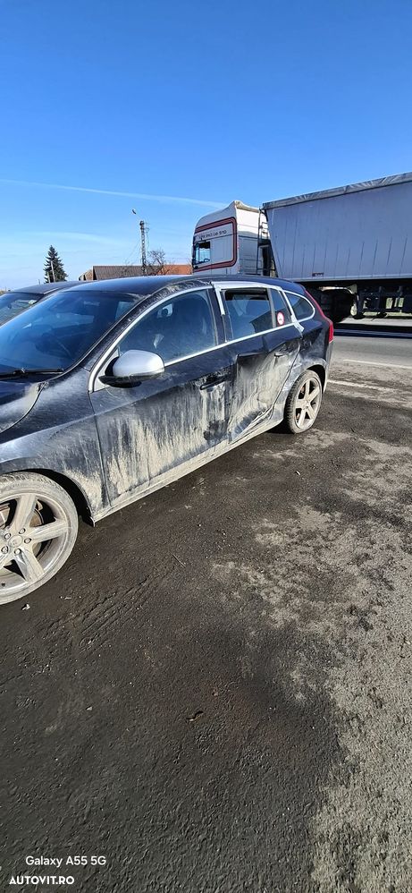 Dezmembrez Volvo V60 D2 - 23