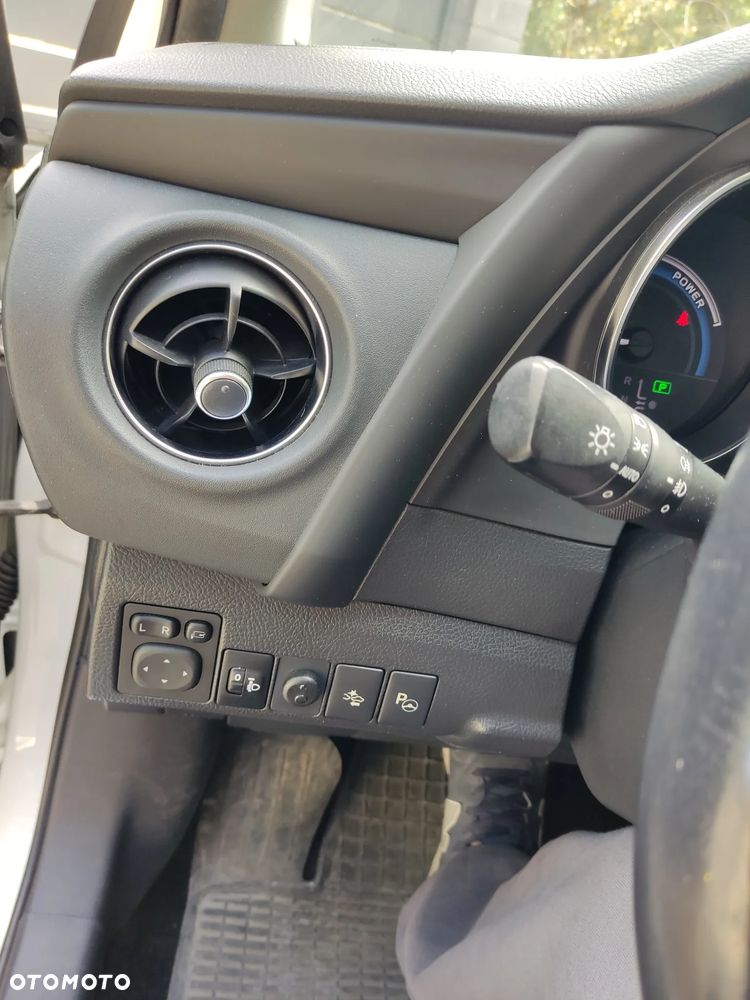 Toyota Auris Hybrid 135 Premium - 11