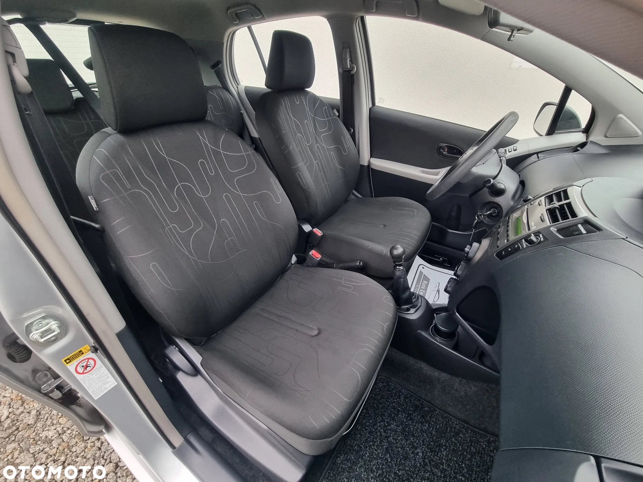 Toyota Yaris 1.33 VVT-i Life - 10
