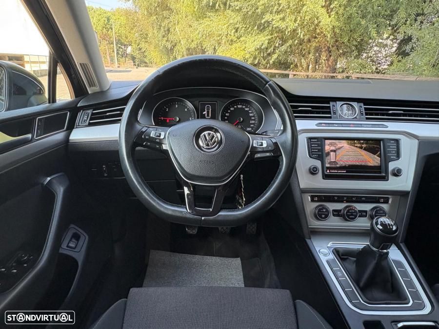 VW Passat Variant 1.6 TDI BlueMotion - 18