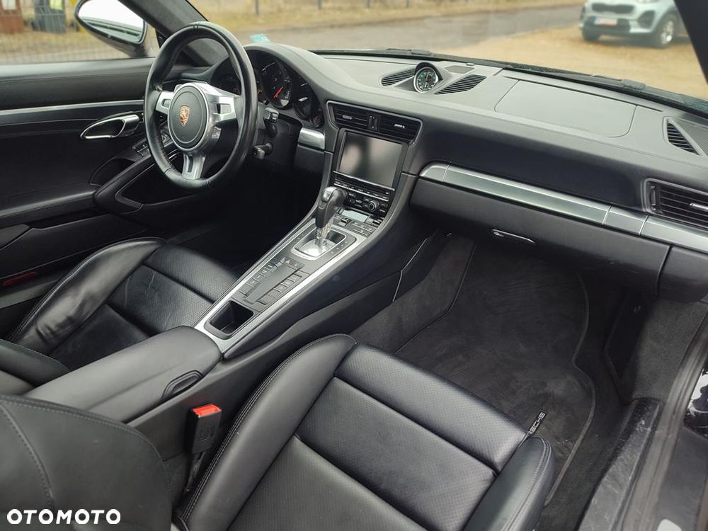 Porsche 911 Carrera 4 PDK - 14