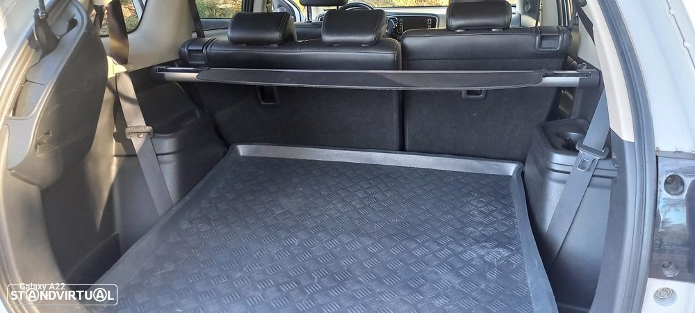 Mitsubishi Outlander 2.2 DI-D Intense - 19