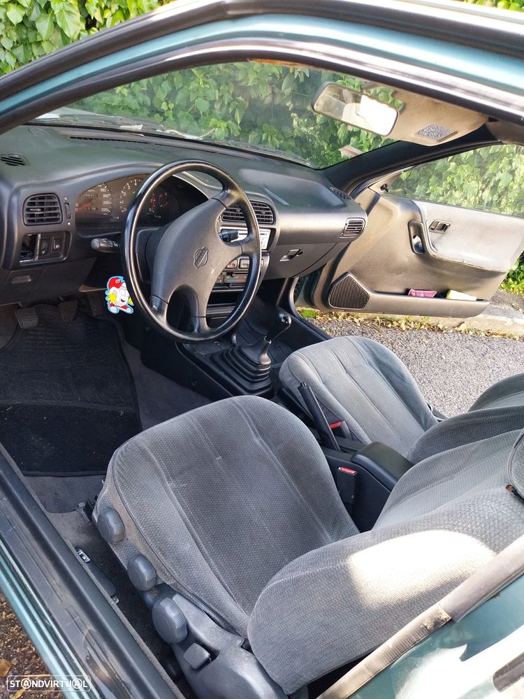 Nissan Sunny Hatchback 1.4 SLX - 7