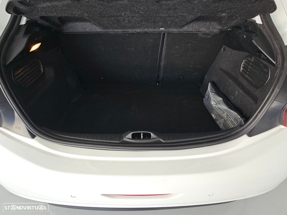 Peugeot 208 1.2 PureTech Active - 21