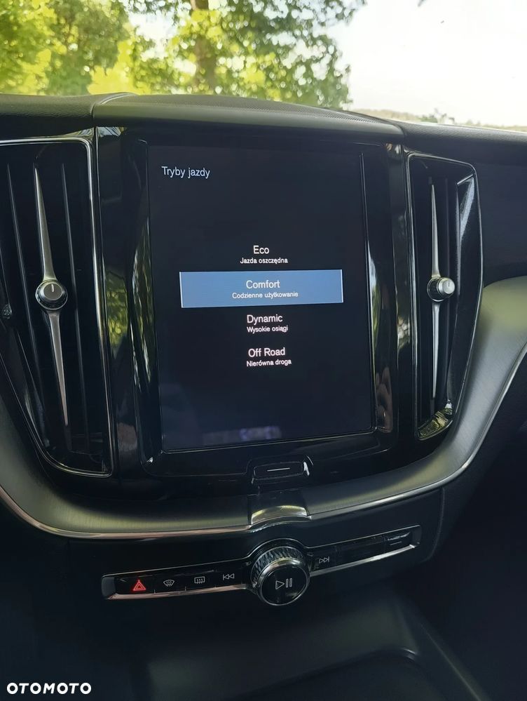 Volvo XC 60 B4 B Geartronic Momentum Pro - 26