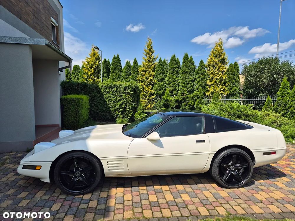 Chevrolet Corvette - 1