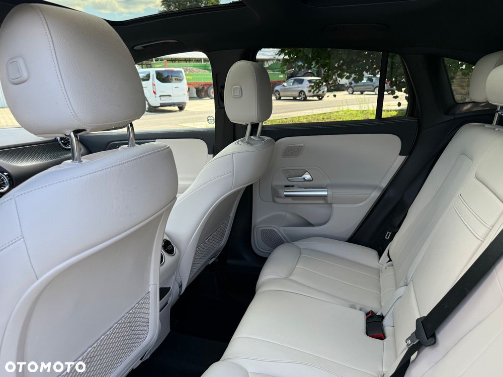 Mercedes-Benz GLA 250 4Matic 8G-DCT Edition AMG Line - 38