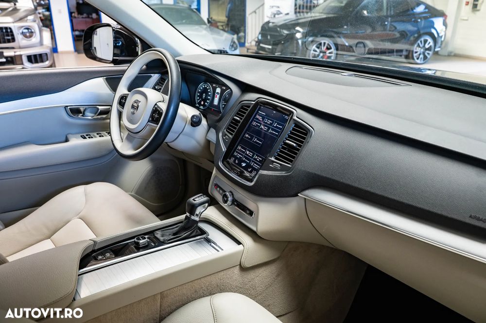 Volvo XC 90 D5 AWD Geartronic Momentum - 30