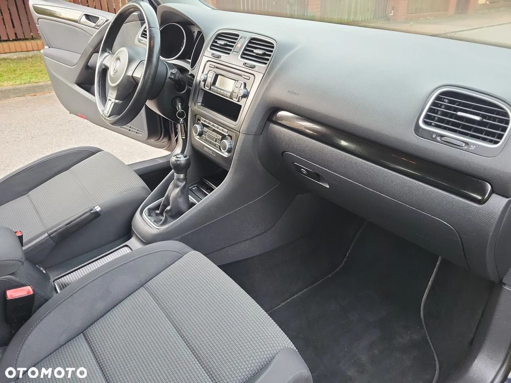 Volkswagen Golf - 30