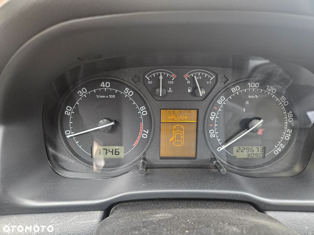 Skoda Octavia 1.6 Ambition - 11