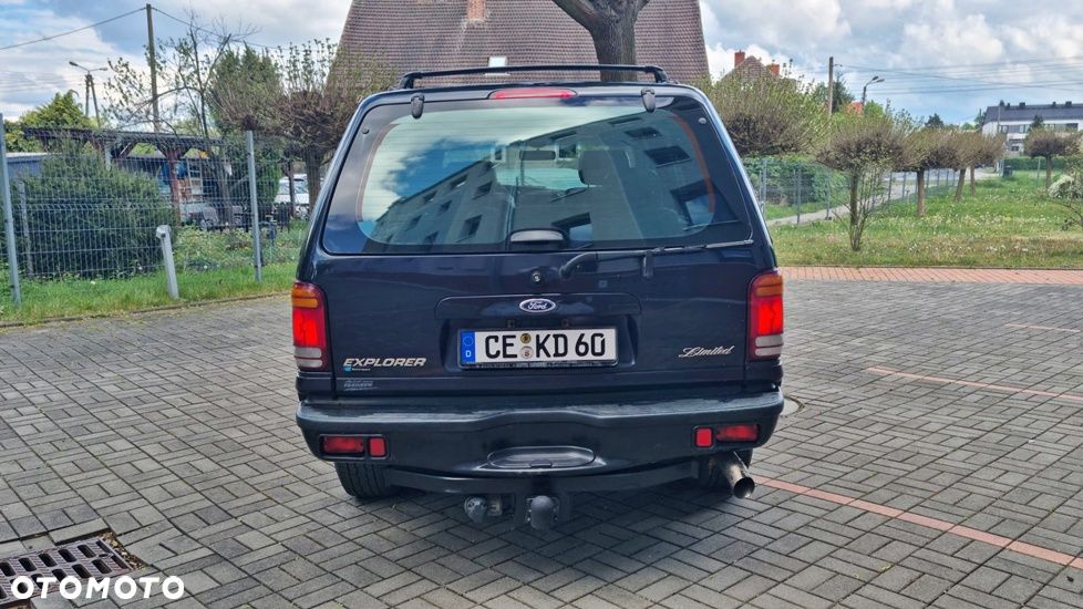 Ford Explorer - 13